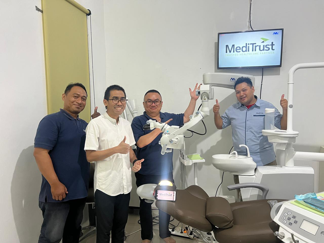 Mikroskop Dental : Revolusi Teknologi dalam Perawatan Gigi